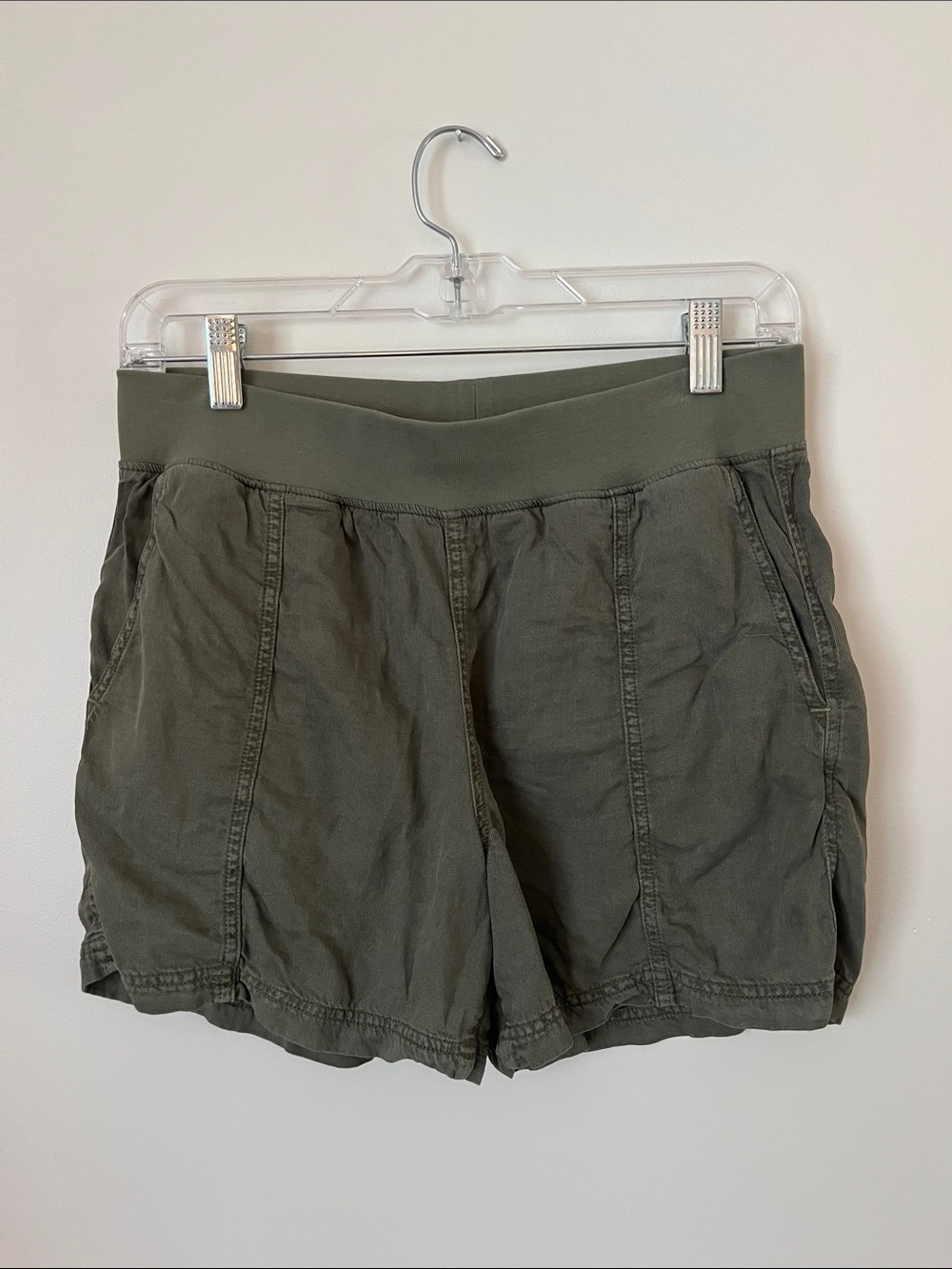 Faherty Olive Green Athletic Pull-On Shorts